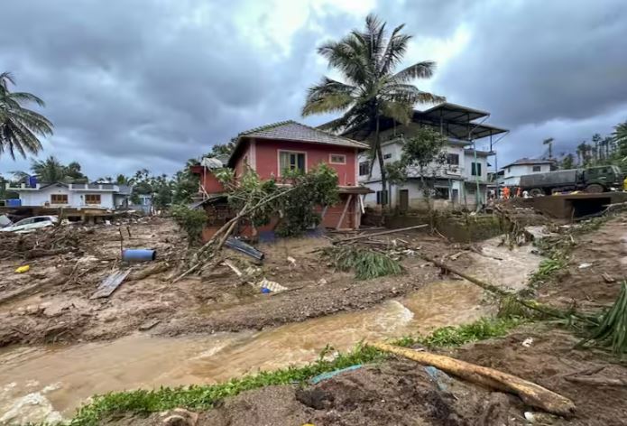 केरल में आज भारी बारिश का अलर्ट, सात जिलों के स्कूल-कॉलेज बंद