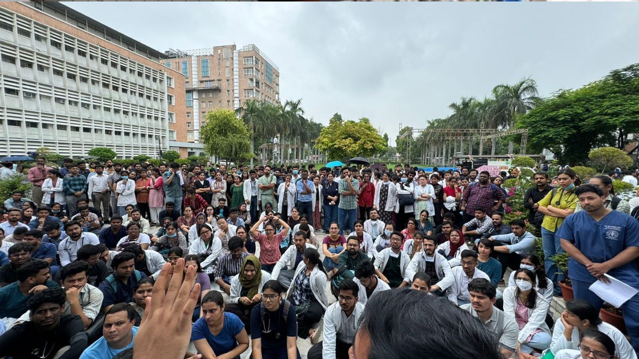 दिल्ली एम्स के डॉक्टरों की हड़ताल आज, बंद रहेगा ओपीडी और ओटी
