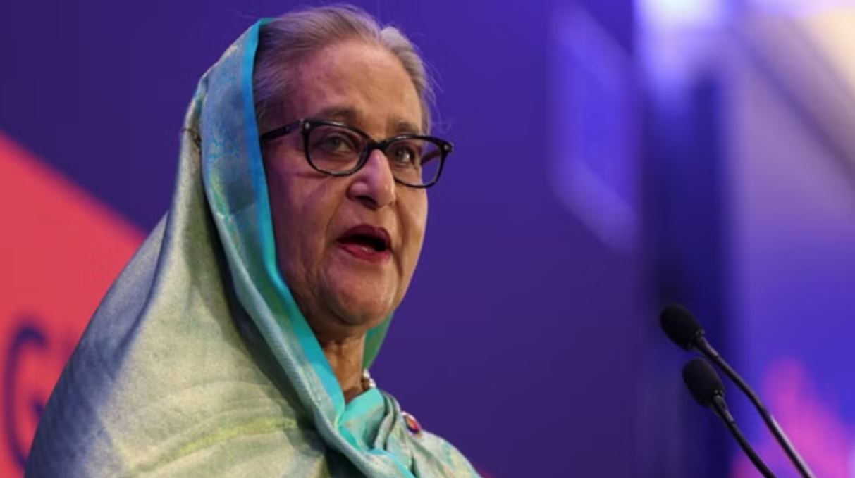 मैं उन्हें गले भी नहीं लगा सकती, शेख हसीना की बेटी ने सोशल मीडिया पर साझा किया दुख