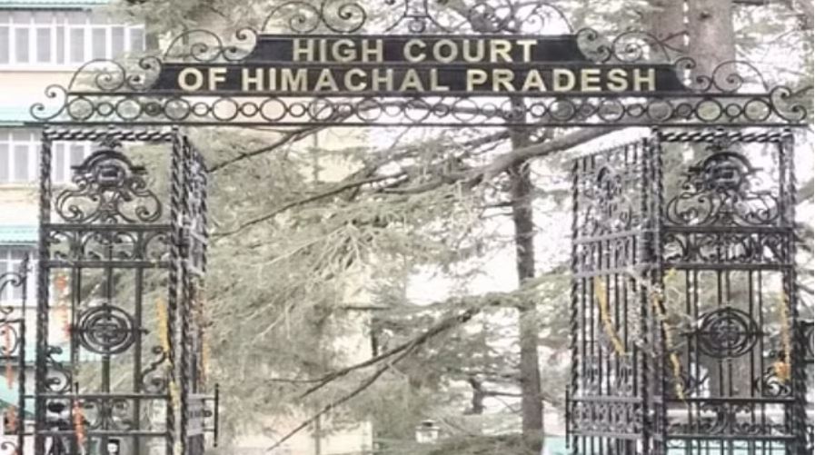 हिमाचल पंचायतीराज विभाग के सचिव सहित निदेशक की गाड़ी जब्त करने के आदेश