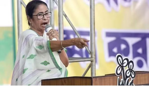 'बंगाल जला तो यूपी, बिहार, दिल्ली और असम भी जलेंगे'- ममता की चेतावनी