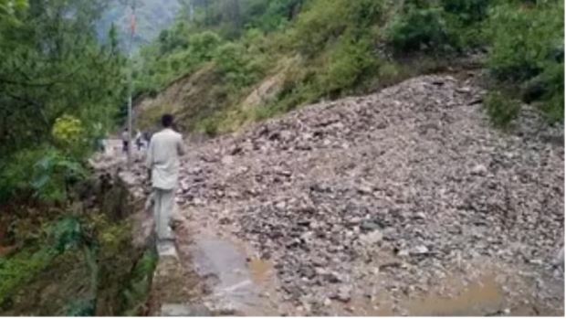 हिमाचल में भारी बारिश से जनता पर आफत, 126 सड़कें बंद