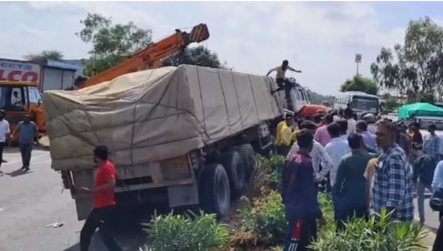 सीकर में भीषण सड़क हादसे में चार की मौत