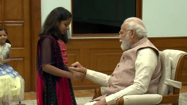 प्रधानमंत्री मोदी ने दी देशवासियों को रक्षाबंधन की बधाई