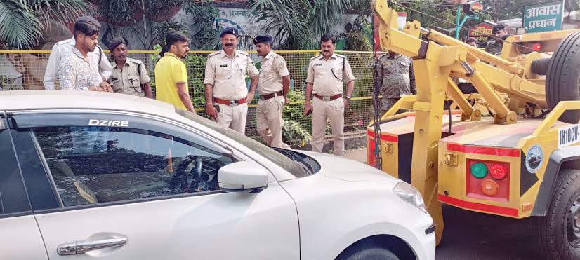 सड़क पर खड़ी गाड़ी का कटेगा चालान: जाम मुक्त दिल्ली बनाने के लिए लिया गया बड़ा फैसला