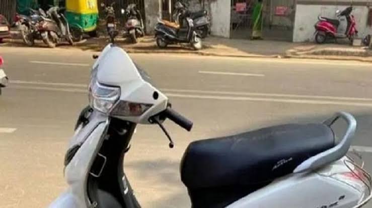 दिल्ली: जीप से स्कूटी टच होने पर बिगड़ी बात, कई लोगों ने मिलकर दो युवकों पर बोला हमला