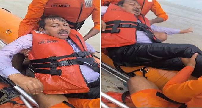 तटबंध निरीक्षण के दौरान इंजीनियर गंगा नदी में गिरा, बचाया गया