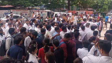 उत्तराखंड में डॉक्टरों का आज से 24 घंटे का कार्य बहिष्कार