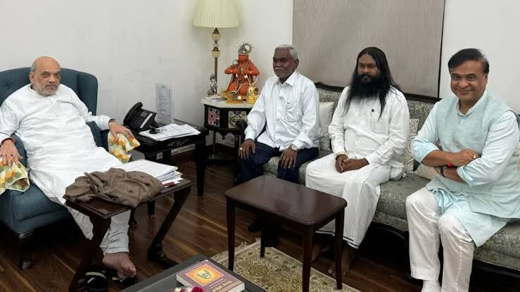चंपई सोरेन 5 महीने से अपनी ही सरकार की निगरानी में हैं: हिमंत बिस्वा