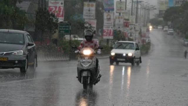 यूपी का मौसम: प्रदेश के कई जिलों में भारी बारिश की चेतावनी