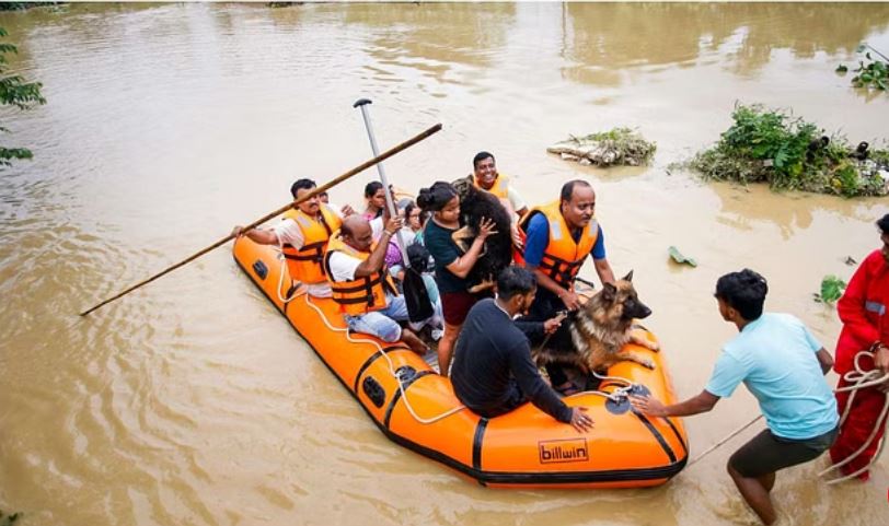 त्रिपुरा में बाढ़-भूस्खनल से बुरा हाल; सेना ने बचाई 330 लोगों की जान