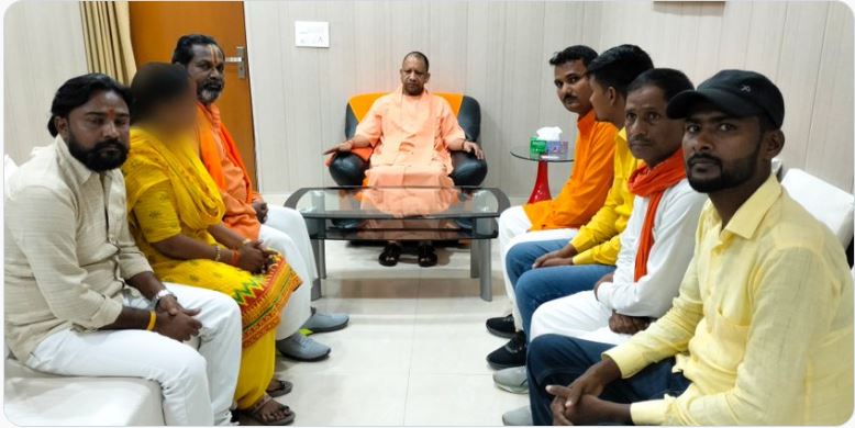 अयोध्या दुष्कर्म मामला: प्रतिनिधिमंडल से मिले सीएम योगी