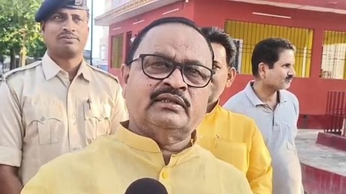 नीतीश के विधायक गोपाल मंडल के बिगड़े बोल, अपनी ही पार्टी के इन दो दिग्गजों को कहा काला और गोरा नाग