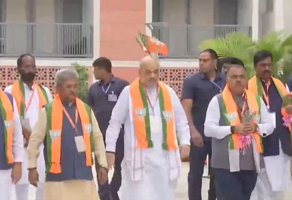 भाजपा मुख्यालय में पार्टी के राष्ट्रीय पदाधिकारियों की कुछ देर में बैठक