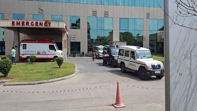 जयपुर के दो अस्पतालों में बम की सूचना से हड़कंप, पुलिस-बम निरोधक दस्ते ने कब्जे में लिए