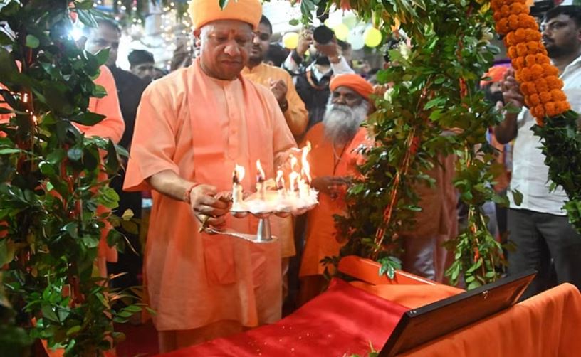 गोरखनाथ मंदिर में जन्माष्टमी की धूम, सीएम योगी ने की पूजा-अर्चना