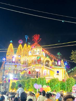 देश-विदेश में जन्माष्टमी की धूम, मंदिरों में उमड़े श्रद्धालु