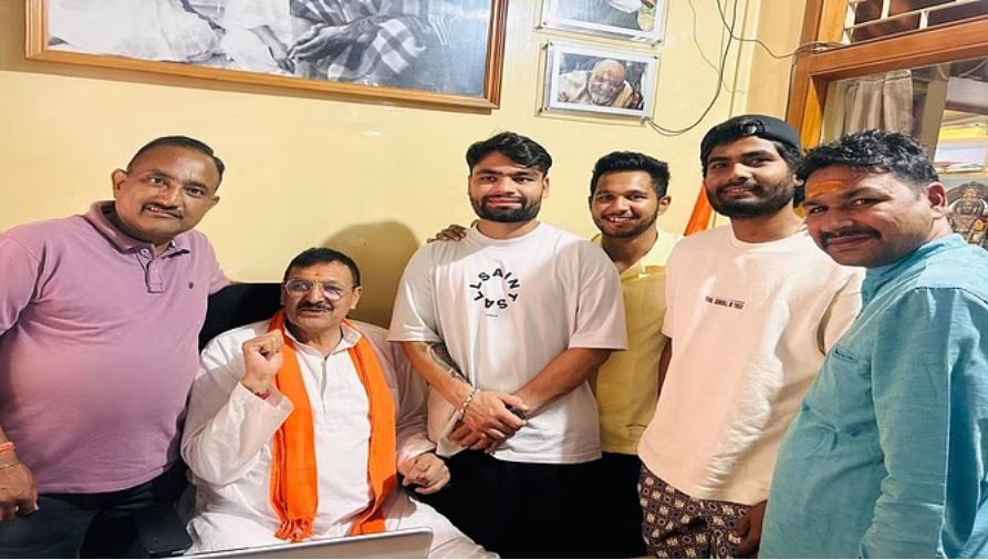 नीब करौरी की शरण में रिंकू सिंह...बाबा का लिया आर्शीवाद