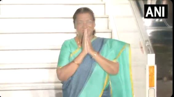 फिजी, न्यूजीलैंड और तिमोर-लेस्ते की यात्रा के लिए रवाना हुईं राष्ट्रपति द्रौपदी मुर्मू