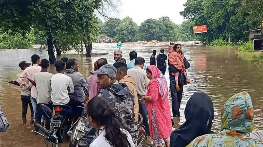 शहडोल में 10 घंटे से बारिश जारी, घरों में घुसा पानी