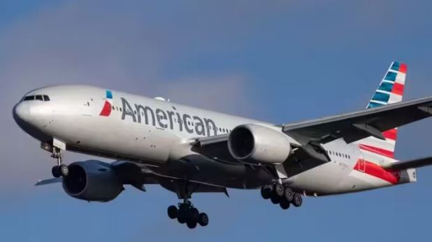 फ्लाइट में अमेरिकी व्यक्ति की गंदी हरकत, महिला अटेंडेंट से की जबरदस्ती