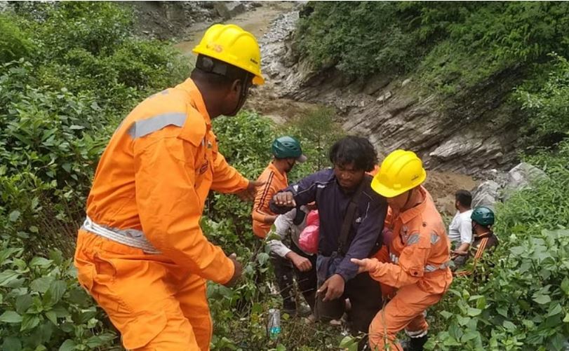 उत्तराखंड: अब तक 6,980 लोगों का रेस्क्यू, करीब 150 से नहीं हो पा रहा संपर्क