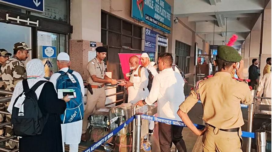 हज के दौरान एक ही कमरे में नहीं रह सकेंगे बीवी और शौहर