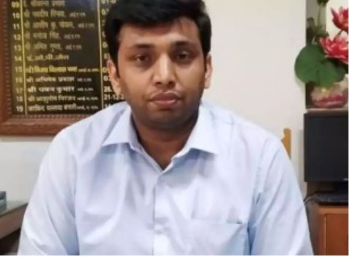 मुजफ्फरनगर में डीएम का फर्जी व्हाट्सएप एकाउंट बना कर ठगी की कोशिश