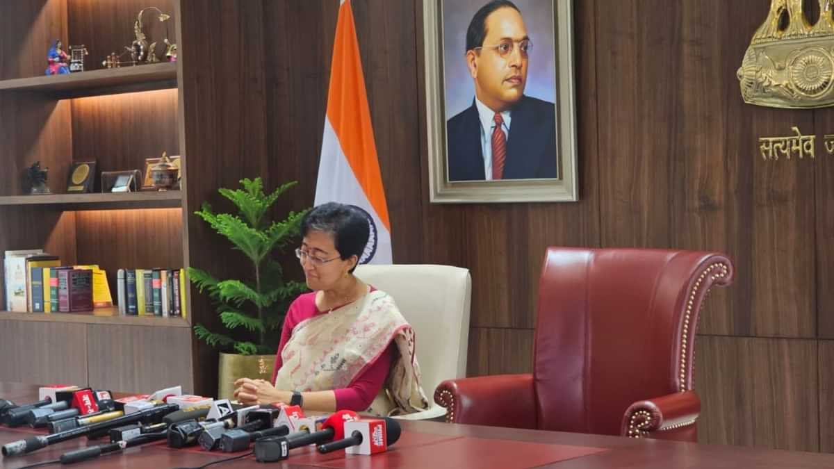 आतिशी के खाली कुर्सी छोड़ने पर बीजेपी ने उठाए सवाल, आप ने किया पलटवार