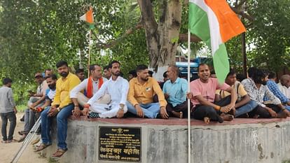 बिहार के सारण में तिरंगे के अपमान को लेकर बवाल, दो गिरफ्तार