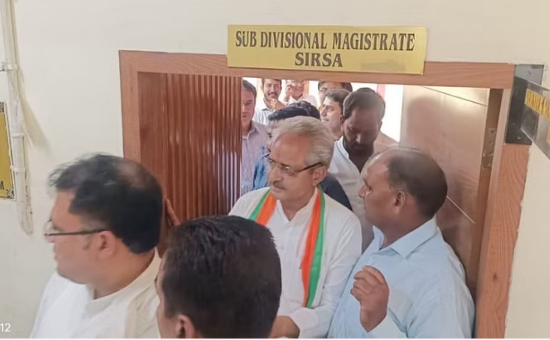 सिरसा में गोपाल कांडा को भाजपा का समर्थन, पार्टी प्रत्याशी ने नामांकन वापस लिया