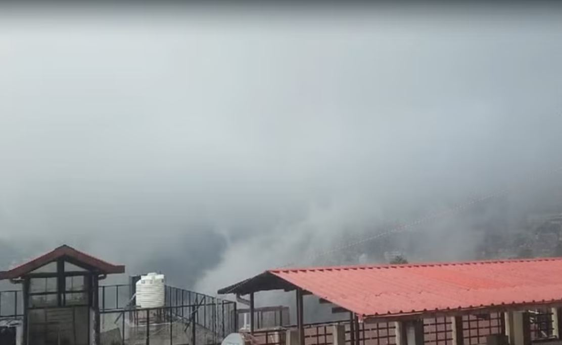 हिमाचल के कुछ भागों में दो दिन भारी बारिश का अलर्ट, भूस्खलन से 110 सड़कें प्रभावित