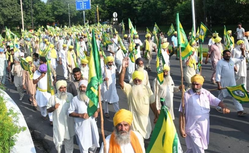 चंडीगढ़ में किसानों की महापंचायत: मटका चौंक पर धरना देकर बैठे किसान