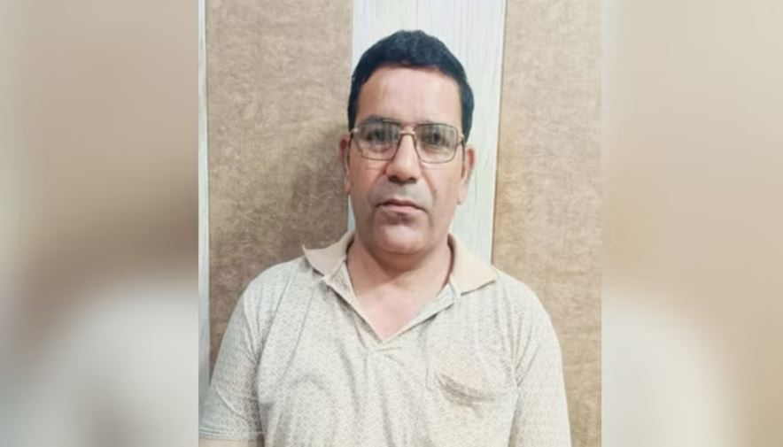 मुजफ्फरनगर: एंटी करप्शन टीम ने 10 हजार की रिश्वत लेते हुए लेखपाल को किया गिरफ्तार