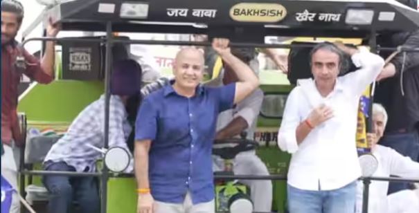 आप प्रत्याशी अनुराग ढांडा के नामांकन रैली में पहुंचे सिसोदिया