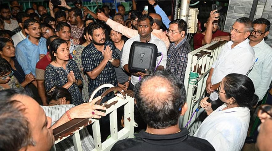 पश्चिम बंगाल: जूनियर डॉक्टर्स का मुख्य सचिव को पत्र, चर्चा की मांग