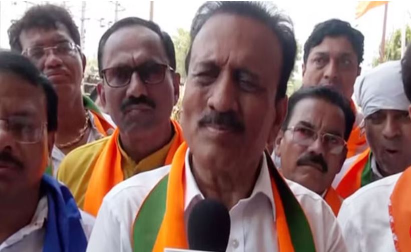 अनिल देशमुख ने मेरे खिलाफ झूठा केस दर्ज करने के लिए दबाव डाला था: महाजन