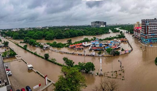 गुजरात: भारी बारिश और बाढ़ से हुए नुकसान का आकलन करेगी आईएमसी टीम