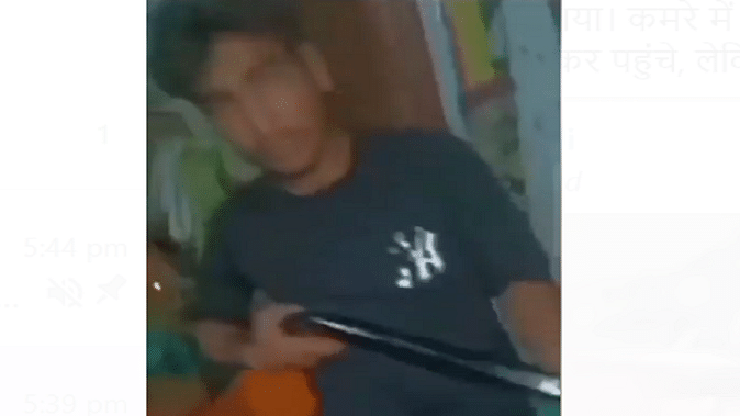 मुजफ्फरनगर: तमंचे लहरा रहा युवक, वीडियो में देखें अवैध हथियारों का जखीरा
