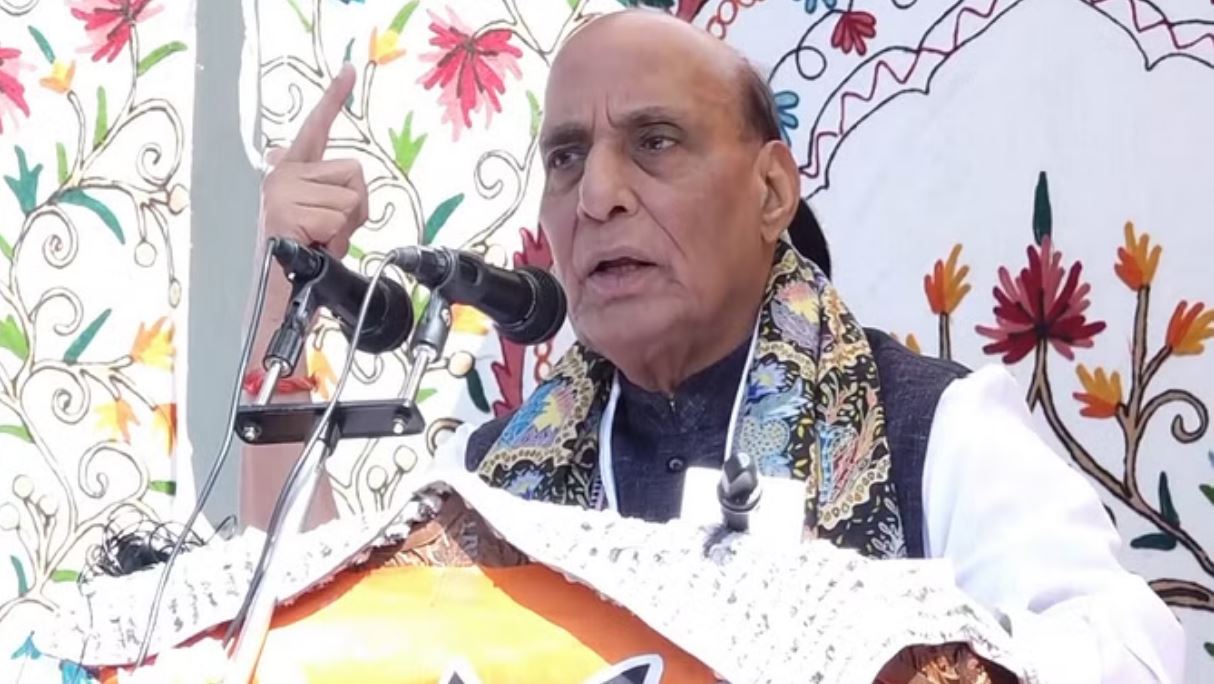 पाकिस्तान दोस्ताना रिश्ता रखता तो भारत आईएमएफ से बड़ा पैकेज देता: राजनाथ