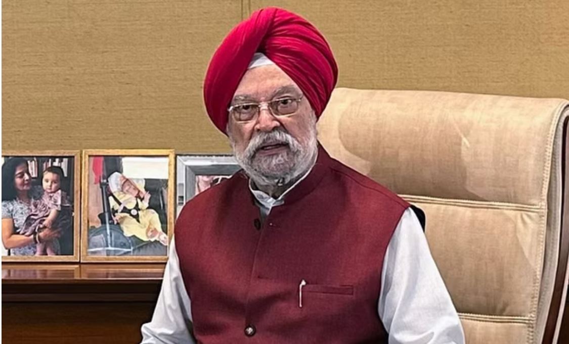 पेट्रोल-डीजल को जीएसटी के दायरे में लाने के लिए सहमति बनानी चाहिए: केंद्रीय मंत्री