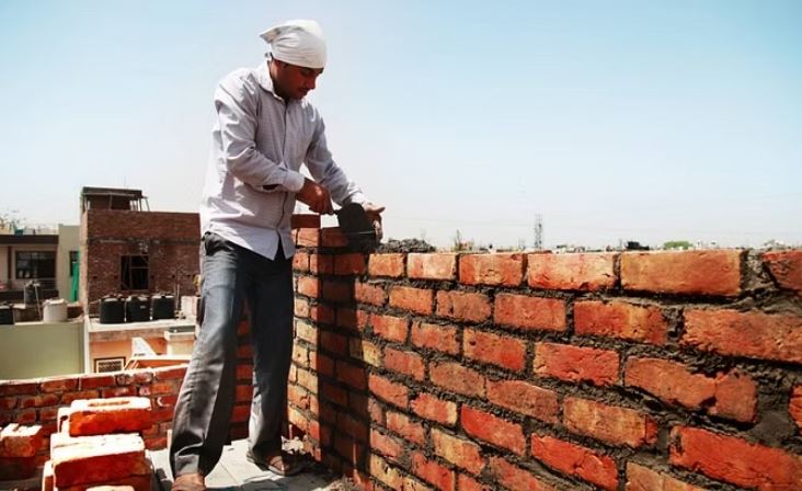त्योहारों से पहले सरकार ने कामगारों को दिया तोहफा, न्यूनतम मजदूरी में किया गया इजाफा