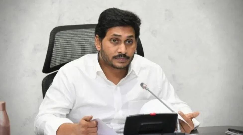 ‘प्रसादम’ विवाद के बीच आज तिरुमाला पहुंचेंगे जगन मोहन; पुलिस ने लगाई धारा 30