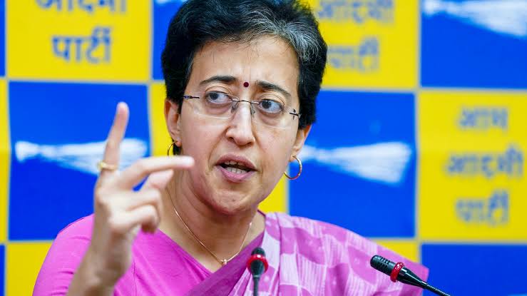 ऑक्सफोर्ड की डिग्री-केजरीवाल की भरोसेमंद...दिल्ली की सीएम आतिशी को जानें