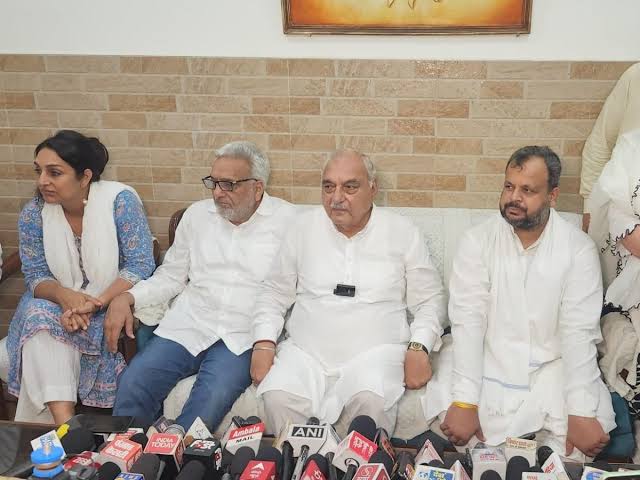 कांग्रेस ने चित्रा सरवारा की छह साल के लिए सदस्यता रद्द की