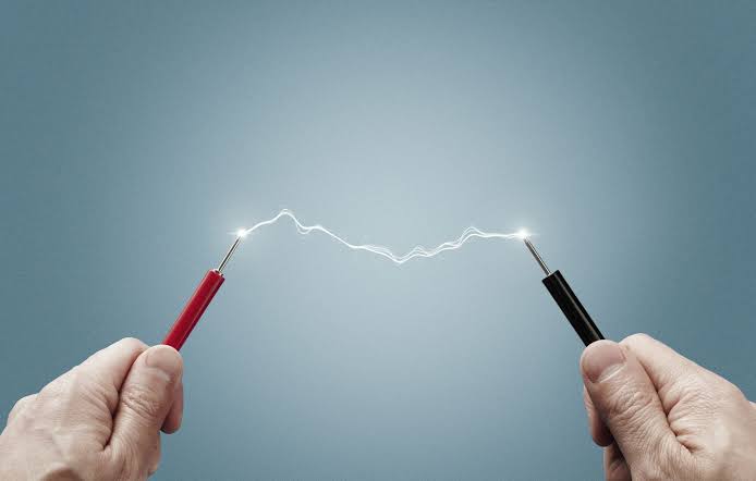 मूर्ति विसर्जन के दौरान बड़ा हादसा, 10 युवक करंट से झुलसे, पांच की हालत गंभीर