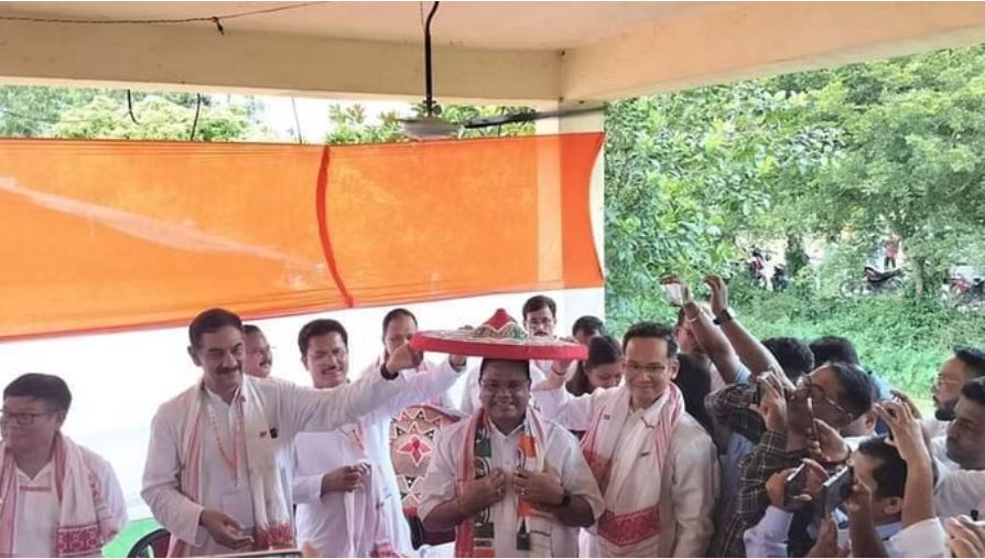 टीएमसी से दो साल का नाता तोड़ रिपुन बोरा फिर कांग्रेस में हुए शामिल