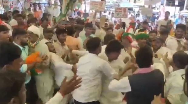 प्रयागराज में भिड़े कांग्रेस कार्यकर्ता, जमकर चले लात-घूंसे