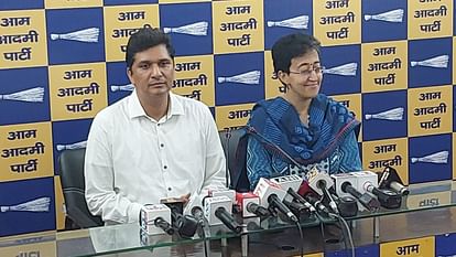 दिल्ली में नवंबर में करवाए जाएं चुनाव, केजरीवाल के इस्तीफे के बाद आप की मांग