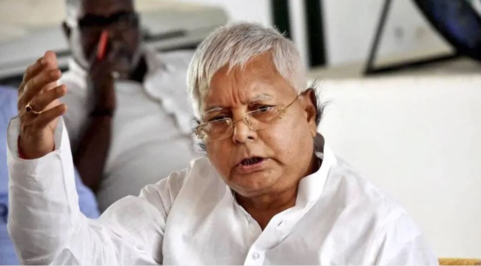 लैंड फॉर जॉब घोटाले में बढ़ी लालू की मुश्किलें, ईडी की चार्जशीट में मुख्य साजिशकर्ता